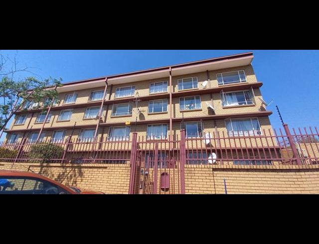 2 BEDROOM APARTMENT FOR SALE IN PRETORIA GARDENS
